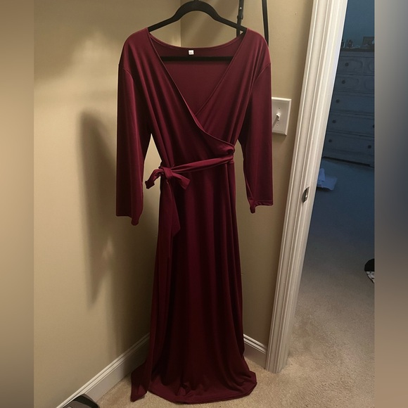 NWOT dark red long sleeve dress lightly Kiss plus size maxi dress (XXL) - Picture 7 of 7